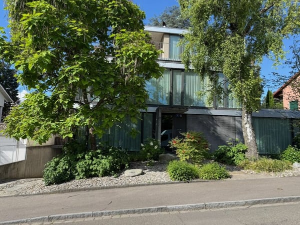 Gediegene Attikawohnung auf dem Bruderholz 1
