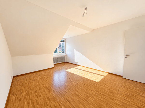 Grosszügige 4.5-Zi.-Maisonette-Wohnung mit Hobbyraum 8