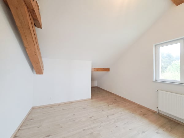 Appartement lumineux de 3.5 pièces neuf aux Combles 3
