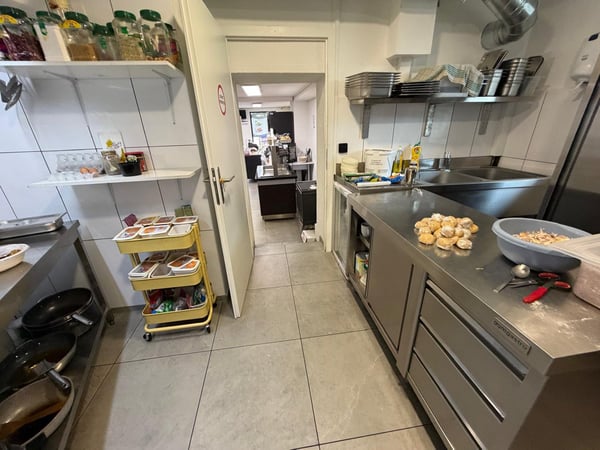 Vielseitiges Gewerbelokal mit Café- und Restaurant-Potenzial in Köniz 12