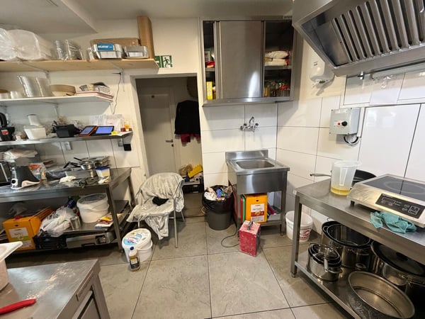 Vielseitiges Gewerbelokal mit Café- und Restaurant-Potenzial in Köniz 10