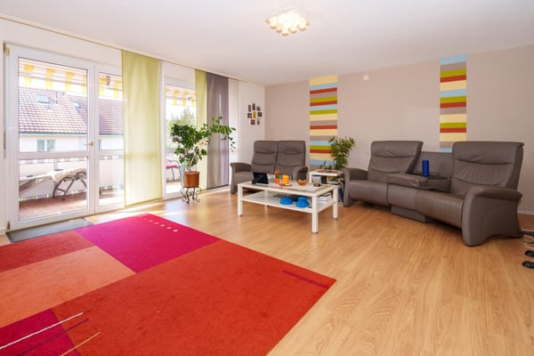 Helle 5.5-Zimmer-Wohnung mit Balkon in ruhiger Lage – Dachsen 11