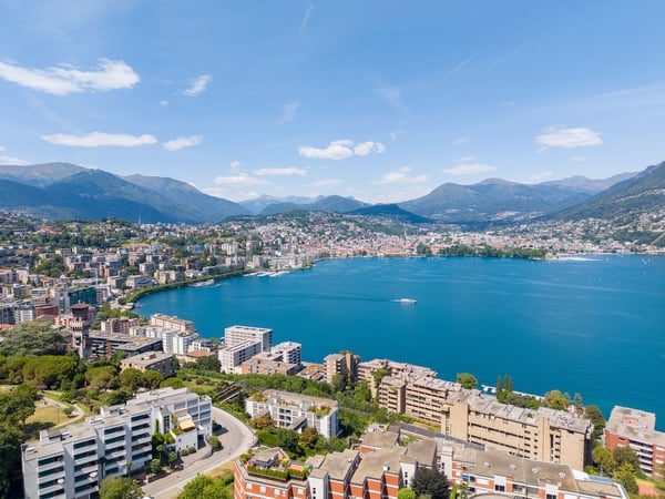 EXKLUSIVE 2.5-ZIMMER-WOHNUNG MIT TRAUMHAFTEM SEEBLICK 1