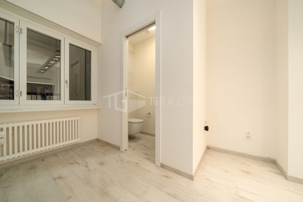 MODERNO NEGOZIO CON VETRINA NEL CUORE DI LUGANO 7