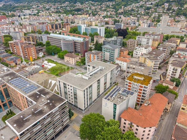 ELEGANTES PENTHOUSE NUR EIN PAAR SCHRITTE VOM ZENTRUM VON LUGANO ENTFERNT 13