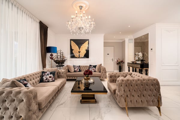 ELEGANTES PENTHOUSE NUR EIN PAAR SCHRITTE VOM ZENTRUM VON LUGANO ENTFERNT 1