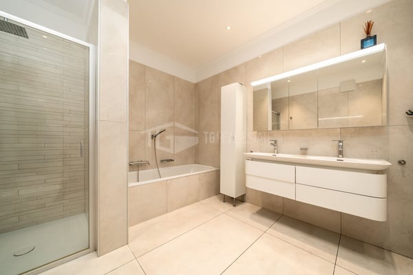 ELEGANTES PENTHOUSE NUR EIN PAAR SCHRITTE VOM ZENTRUM VON LUGANO ENTFERNT 6
