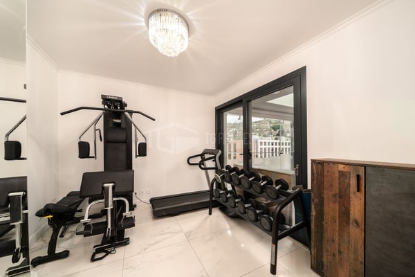 ELEGANTES PENTHOUSE NUR EIN PAAR SCHRITTE VOM ZENTRUM VON LUGANO ENTFERNT 12