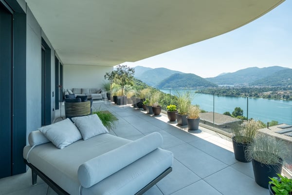 PENTHOUSE MIT ATEMBERAUBENDEM SEEBLICK IN MONTAGNOLA 2