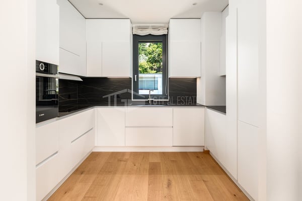 PENTHOUSE MIT ATEMBERAUBENDEM SEEBLICK IN MONTAGNOLA 7