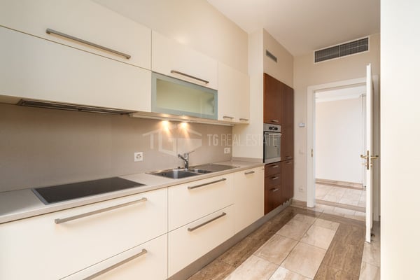 SCHÖNE WOHNUNG MIT GROSSER TERRASSE UND SEEBLICK 8