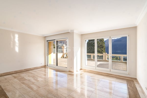 SCHÖNE WOHNUNG MIT GROSSER TERRASSE UND SEEBLICK 5