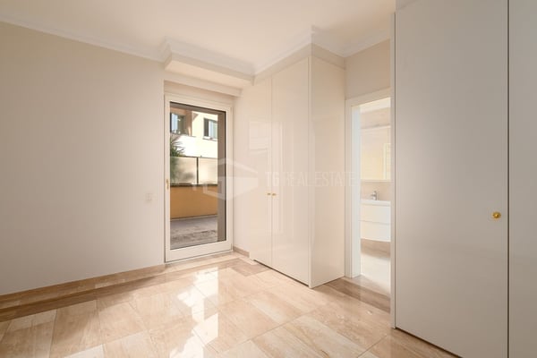 SCHÖNE WOHNUNG MIT GROSSER TERRASSE UND SEEBLICK 10