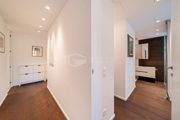 ELEGANTES PENTHOUSE IM 12. STOCK IM HERZEN VON LUGANO 10