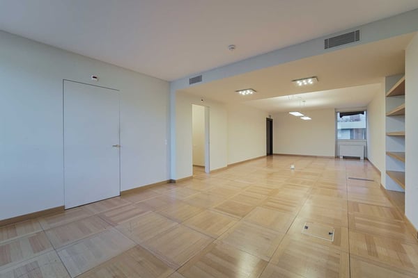 BÜRO IM PARADIES 4