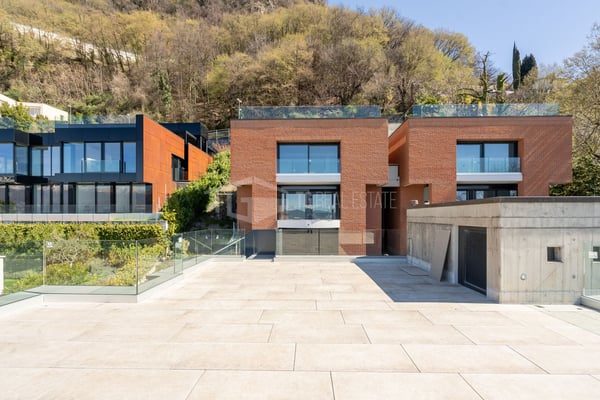 WUNDERSCHÖNE VILLA MIT GARTEN UND SEEBLICK 21