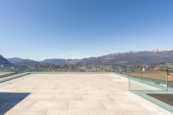 WUNDERSCHÖNE VILLA MIT GARTEN UND SEEBLICK 19