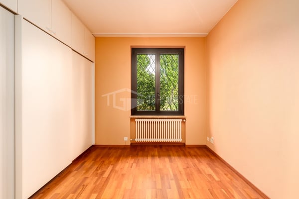 5,5-ZIMMER-HAUS MIT GARTEN, SCHWIMMBAD UND NEBENGEBÄUDE 14