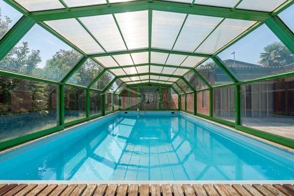 5,5-ZIMMER-HAUS MIT GARTEN, SCHWIMMBAD UND NEBENGEBÄUDE 3