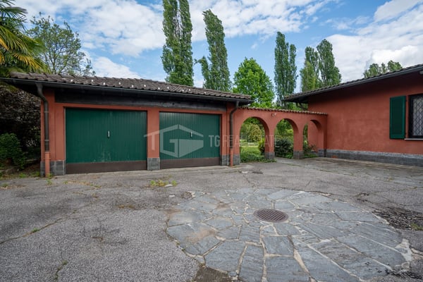 5,5-ZIMMER-HAUS MIT GARTEN, SCHWIMMBAD UND NEBENGEBÄUDE 18