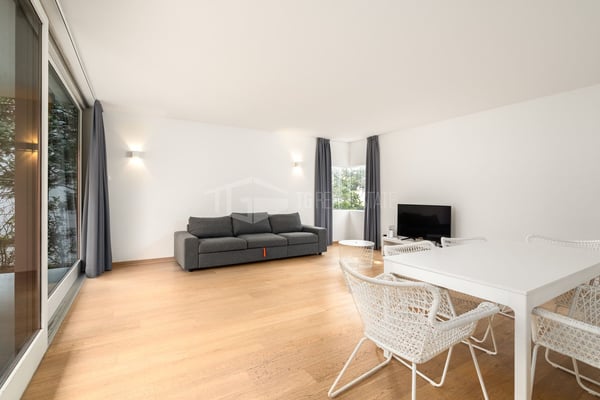 GEMÜTLICHE 2,5-ZIMMER-WOHNUNG MIT GROSSER TERRASSE UND GARTEN