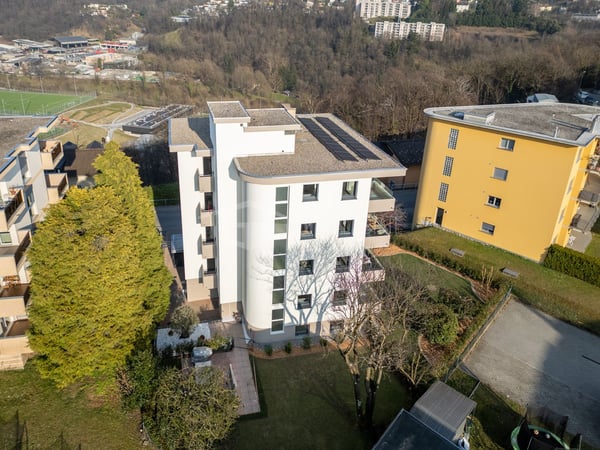MODERNES 4,5-ZIMMER-PENTHOUSE MIT SEEBLICK 13