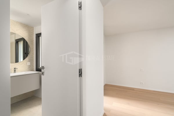 MODERNES 4,5-ZIMMER-PENTHOUSE MIT SEEBLICK 8