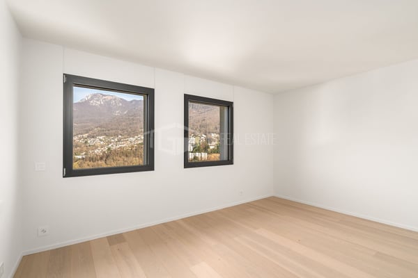 MODERNES 4,5-ZIMMER-PENTHOUSE MIT SEEBLICK 9