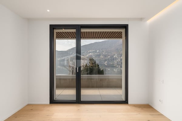 MODERNE VILLA MIT SEEBLICK 5