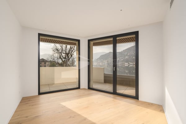 MODERNE VILLA MIT SEEBLICK 8