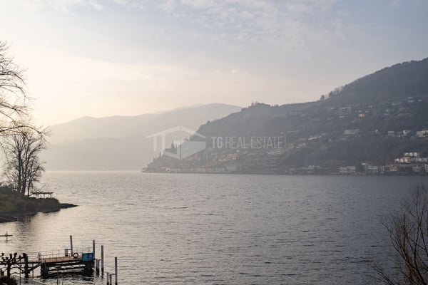 MODERNE VILLA MIT SEEBLICK 11