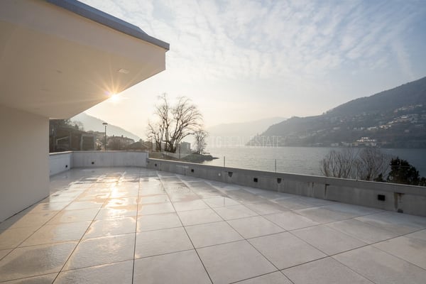 MODERNE VILLA MIT SEEBLICK 10