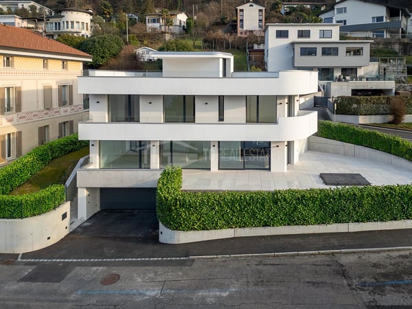 MODERNE VILLA MIT SEEBLICK 2