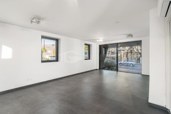HOCHWERTIGES BÜRO IN ZEITGENÖSSISCHER RESIDENZ 10