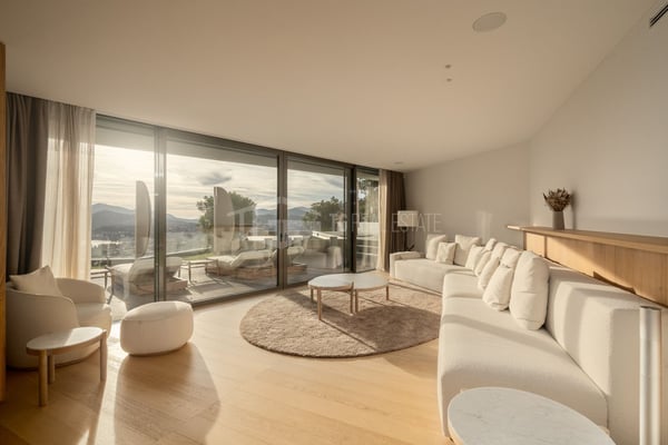 EXKLUSIVE VILLA MIT PANORAMABLICK AUF DEN LUGANOSEE 11