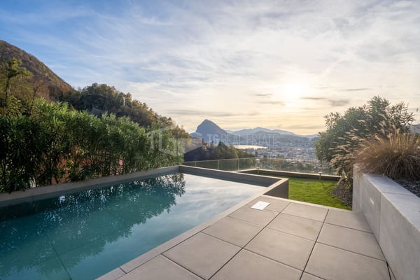 EXKLUSIVE VILLA MIT PANORAMABLICK AUF DEN LUGANOSEE 3