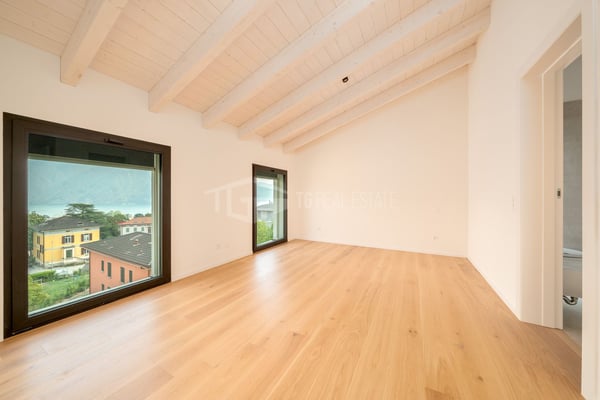 NUOVO ATTICO MANSARDATO CON VISTA LAGO 6