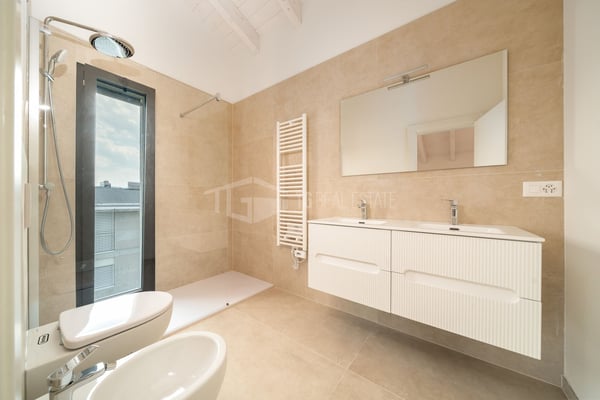 NUOVO ATTICO MANSARDATO CON VISTA LAGO 8