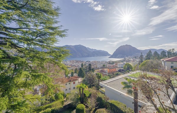 ATTICO DI 5.5 LOCALI CON VISTA LAGO 1