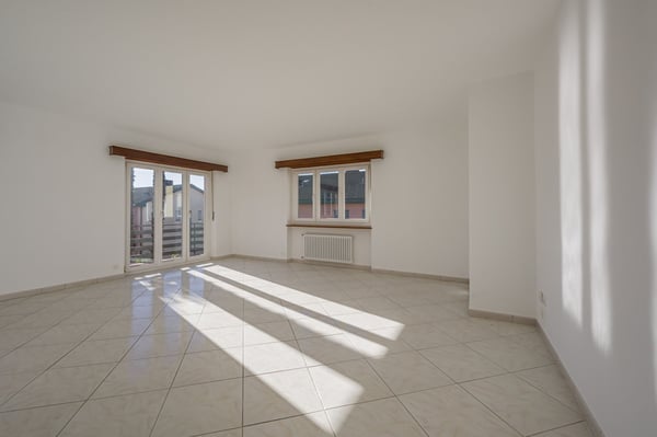 GEMÜTLICHE 5,5-ZIMMER-WOHNUNG MIT PRIVATEM GARTEN 2