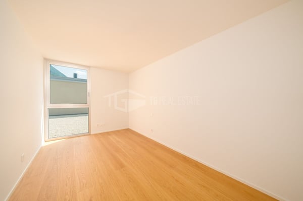 MODERNA CASA DI 5.5 LOCALI CON GIARDINO 10