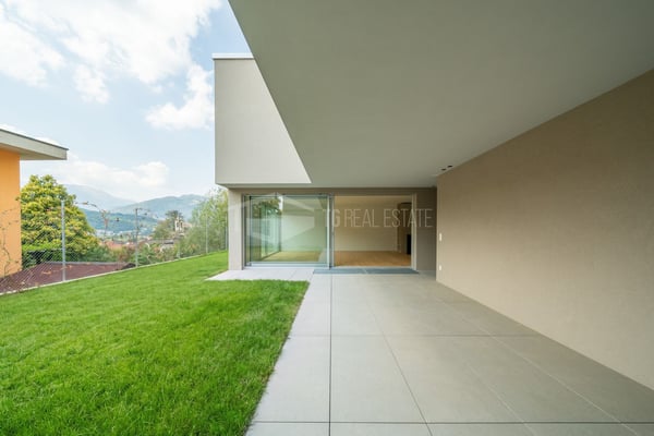 MODERNA CASA DI 5.5 LOCALI CON GIARDINO 2