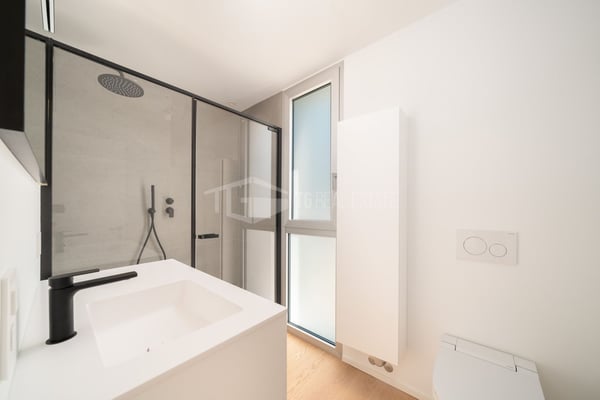 MODERNA CASA DI 5.5 LOCALI CON GIARDINO 8
