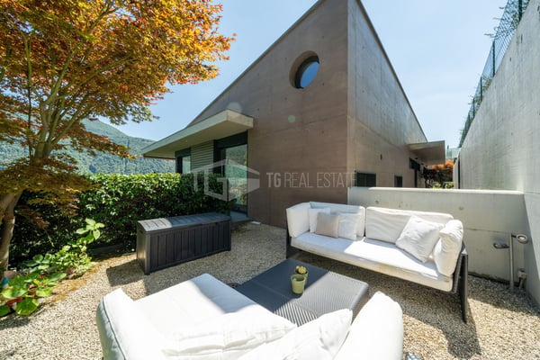 ELEGANTE APPARTAMENTO DI 4 LOCALI CON GIARDINO E VISTA LAGO 15