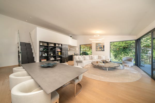 ELEGANTE APPARTAMENTO DI 4 LOCALI CON GIARDINO E VISTA LAGO 5