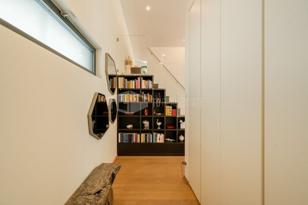 ELEGANTE APPARTAMENTO DI 4 LOCALI CON GIARDINO E VISTA LAGO 13