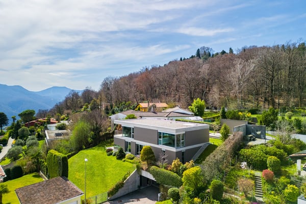 EXKLUSIVE DESIGNERVILLA MIT SEEBLICK UND ABSOLUTER PRIVATSPHÄRE 2
