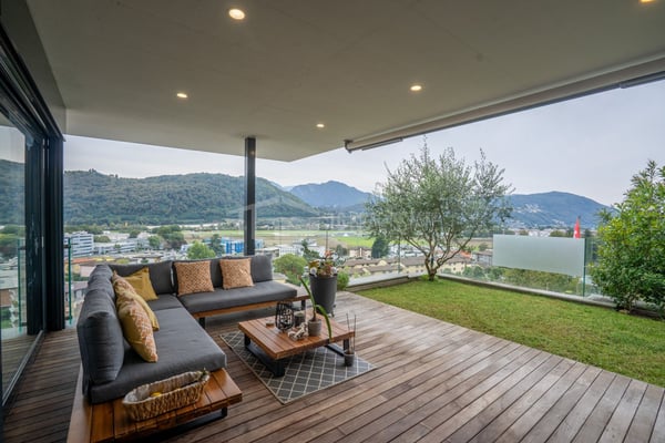 MODERNE VILLA MIT PANORAMABLICK UND EINER SEPARATEN WOHNUNG 14