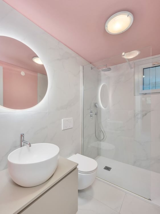 EXKLUSIVE 5,5-ZIMMER-VILLA MIT SEEBLICK UND POOL 5