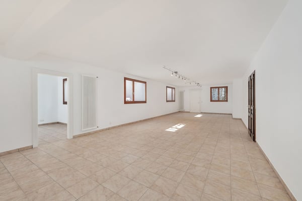 VILLA IM MEDITERRANEN STIL, NUR EINEN STEINWURF VOM SEE UND DEM FIGINO-PARK ENTFERNT 2